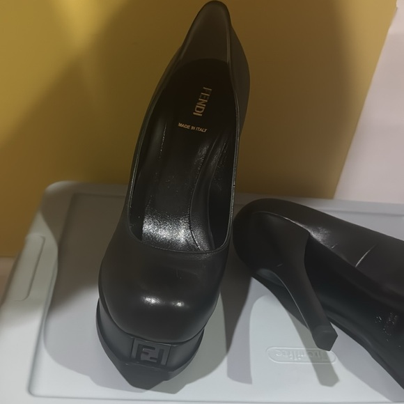 Black Fendi Designer Platform Heel - Picture 4 of 4